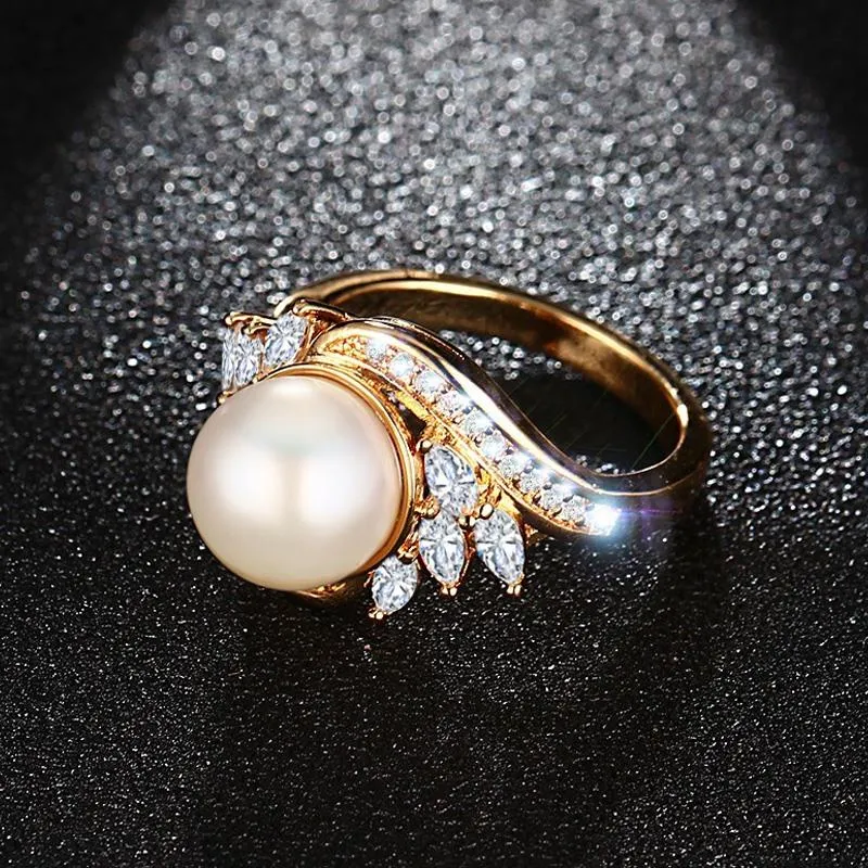 Creamy Pearl Gold Venus Ring
